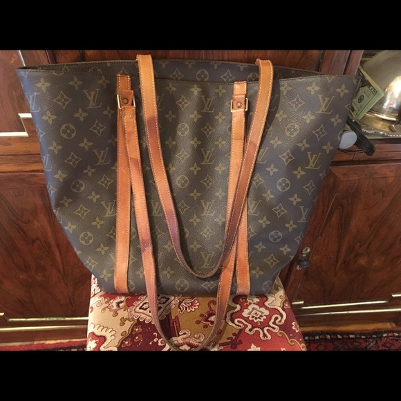Louis Vuitton Large Shoulder Tote - Picture 2 of 6